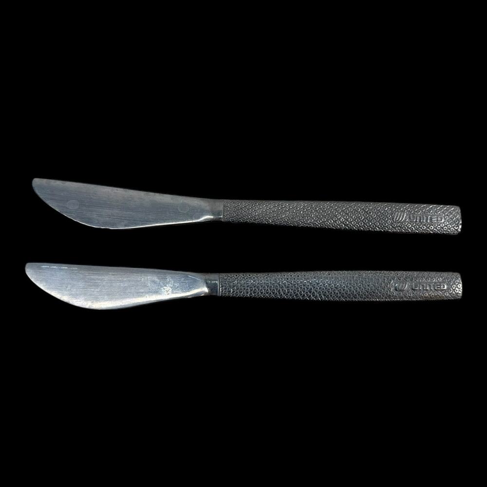 (2) United Airlines Serrated Dinner Knife Stainless Steel Airplane Cutlery VTG